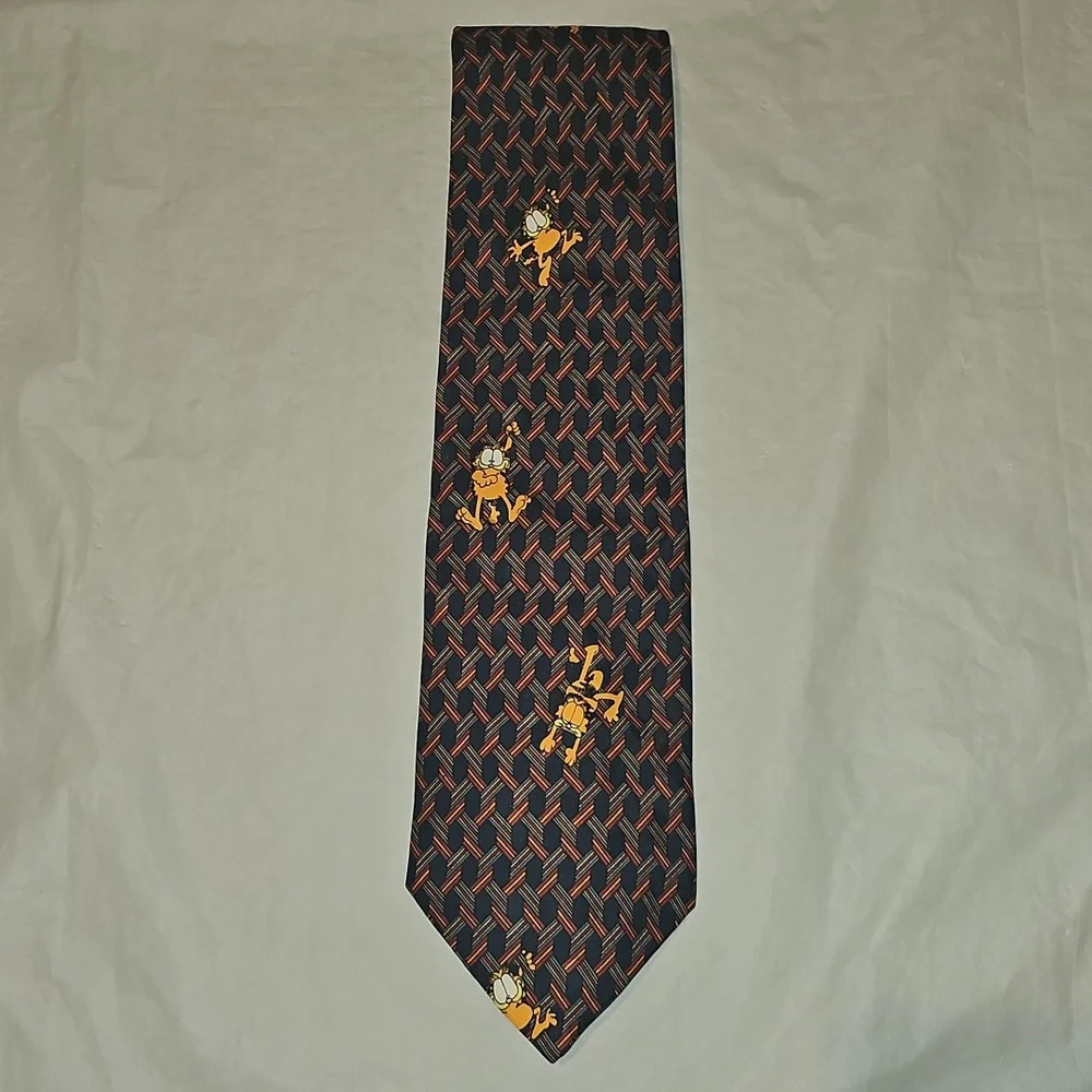 Paws Addiction Garfield, Patterned Men's Novelty Necktie Used - Picture 2 of 12